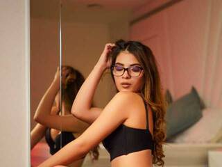 Erotisk videochatt Emili-Roose