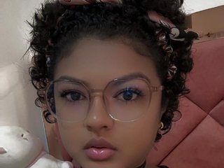 Erotisk videochatt emily-carzon