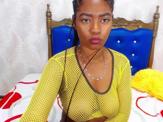 Foton evelynheather welcome guys come n see me #naked #wild #naughty im a #ebony #latina #kinky enjoy with me in #pvt or just tip if u like the view #dildo #anal #blowjob #deepthroat #CAM2CAM