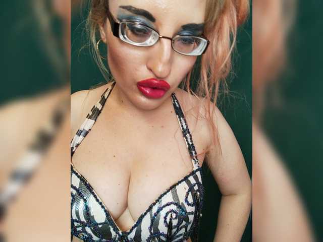 Foton findomgoaldigger #mistress #goddess #worshp #bdsm #biglips