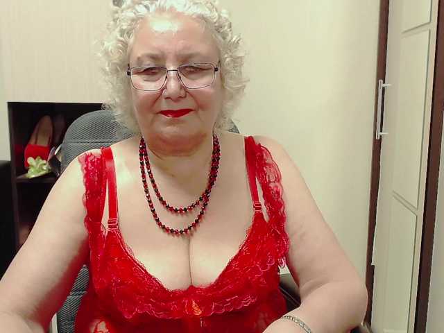 Foton GrannyWants all shows in clothes only for tokens.. undress only in private