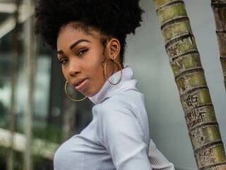 Erotisk videochatt HarmonyPierce