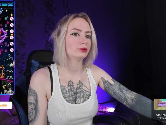Foton HelenCarter lets play hehe :D tip menu and pvt open! #tattoo #blond #ohmibod #anal #french