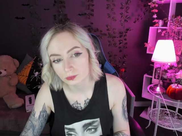 Foton HelenCarter lets play hehe :D tip menu and pvt open! #tattoo #blond #ohmibod #anal #french