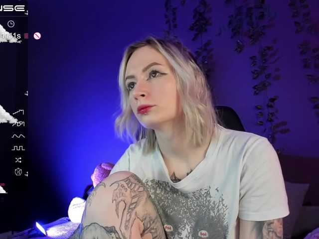 Foton HelenCarter lets play hehe :D tip menu and pvt open! #tattoo #blond #ohmibod #anal #french