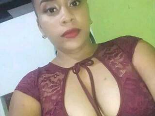 Erotisk videochatt HiilaryRomero