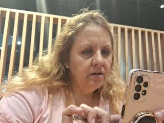 Erotisk videochatt HOTBABYSUCKS1