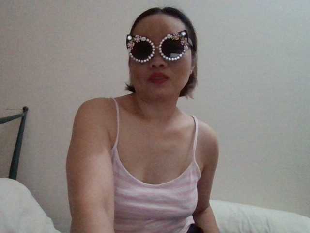 Foton HottieGoddess HI GUYS! BUY ME LOVENSE LUSH 3 FOR TONS OF REWARDS.OFF GLASSES IN PRIVATE. THANKS TIPPERS!