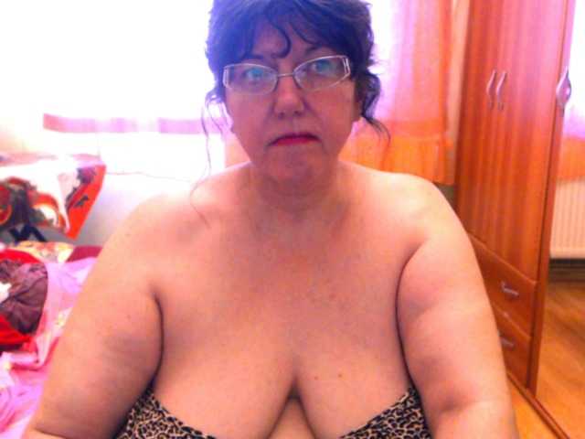 Sändningsbilder HugeTitsXXX