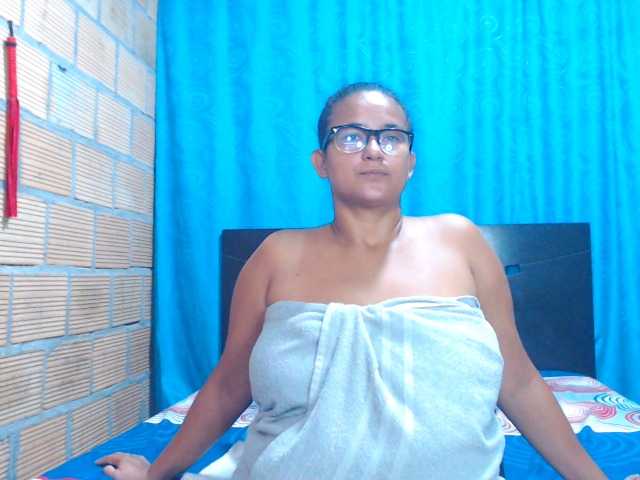 Foton isabellegree I am a very hot latina woman willing everything for you without limits love