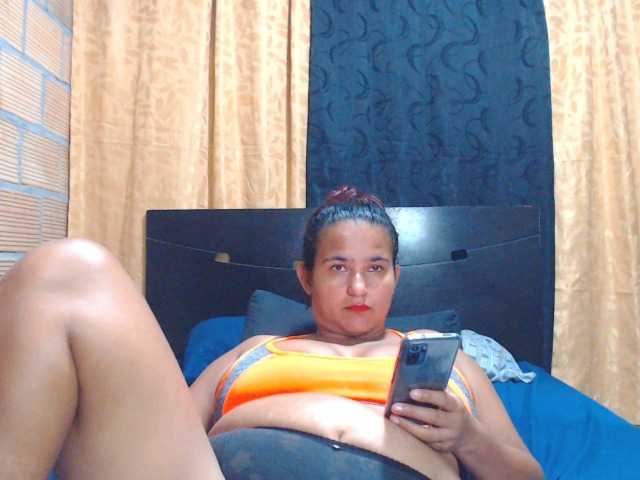 Foton isabellegree I am a very hot latina woman willing everything for you without limits love