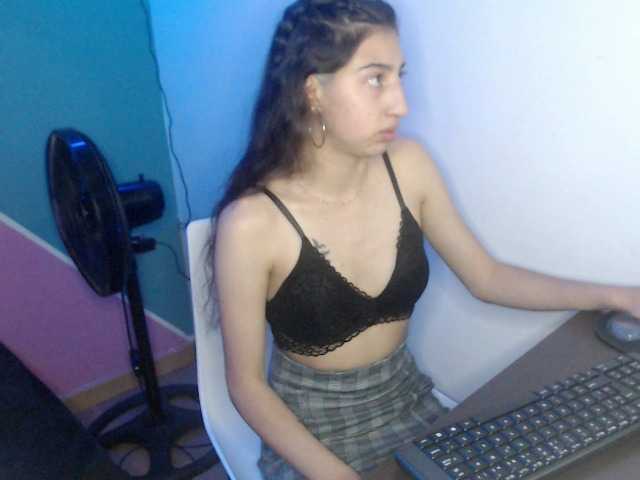 Foton ivy-blue hey i am new in bonga cams , make me happy today