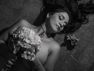 Erotisk videochatt JuliRobert