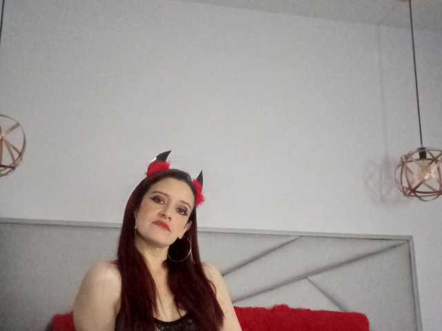 Profilbild Kayla-red