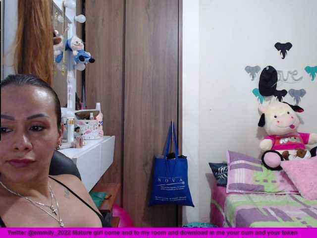 Foton emmily_castro hello come and play with me but with care I'm at home