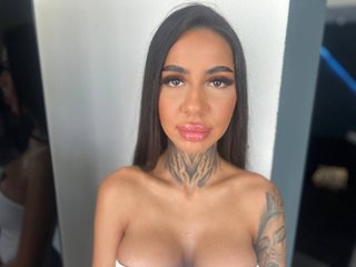 Erotisk videochatt KiaraMoreno
