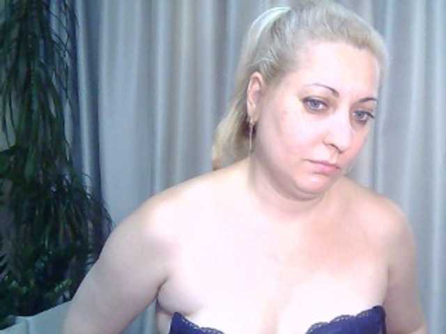Foton KickaIricka I will add to my friends-20, view camera-25, show chest-40, open pussy -50, open asshole-70, get naked and show my holes-100