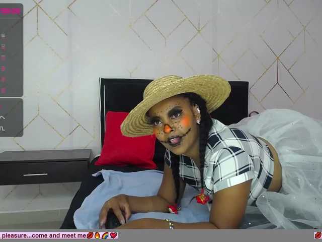 Foton KiraMonroe Trick or treat should I say blowjob and trick? come into my living room for a very special Halloween! The candy will surprise you. #Ebony #sex # horny #youngirl #sex #wet