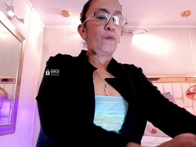 Foton Madame_DianaKatherine MATURE WOMEN READY TO FUCK HARD & SQUIRT! Just @remain tokens left to SQUIRT MY PUSSY! Let's do it together, daddy!