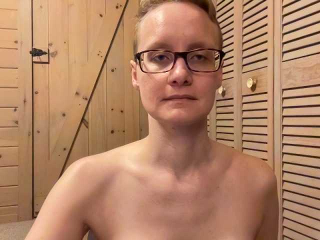 Foton LeahWilde Topless yoga time!- keep in mind lurkers will be banned, if you can't tip you can't stay