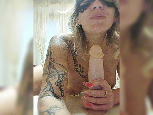 Foton Ladybabochka We collect tokens on the show _sex with dildo in pussy in a general chat @total It remains to collect @remain Babochka_i_am insta.