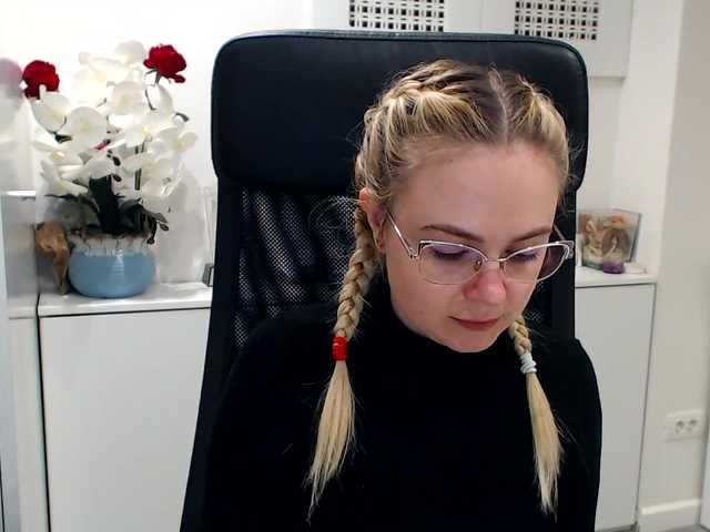 Foton LexyTyler Lush on! Broadcasting from my boss office :) so shhhhh #blonde #lushon #shh #onlyfullprivateson #makemecum #glasses