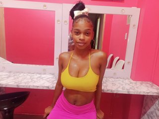 Erotisk videochatt littleebonymommy