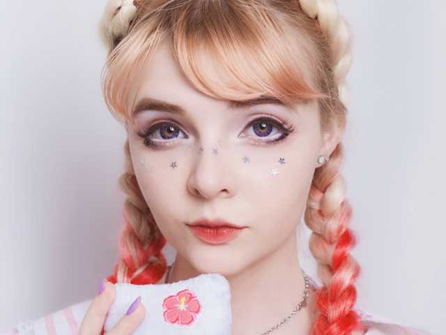 Erotisk videochatt Loli-Kiss