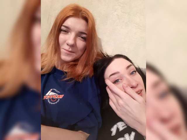 Foton LoucyDina hello, we are a bi couple) Anastasia is a brunette and Dina is dark, we love hot hugs)) support us with a subscription and hearts) will help us finish?) 1000 talk show with oil)