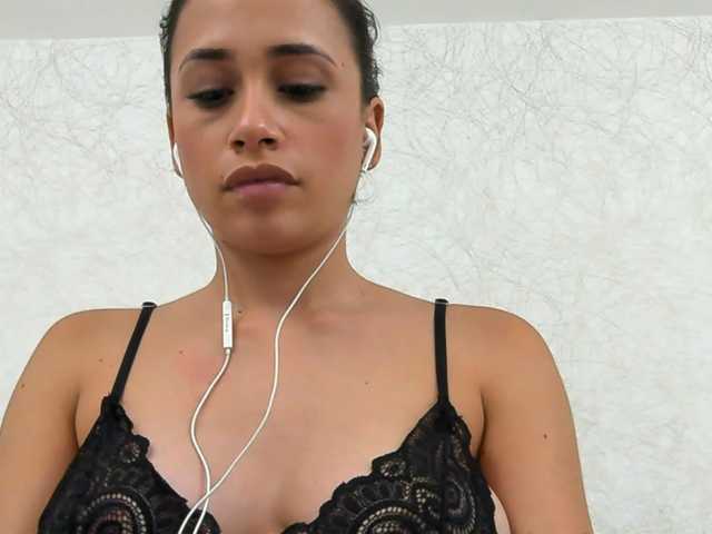 Foton LuisaTrujillo Hello Guys, Today I Just Wanna Feel Free to do Whatever Your Wishes are and of Course Become Them True/ Pvt/Pm is Open, Make me Cum at GOAL