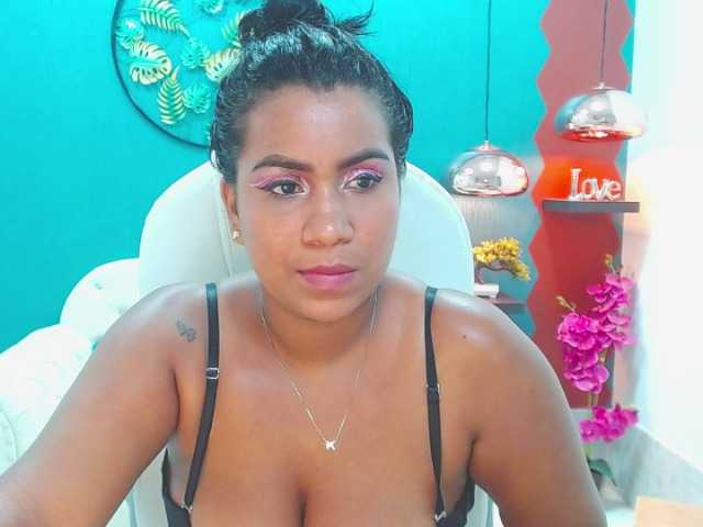 Foton lya-roses show ass [35 tokens left] #latina #bigboobs #young #dirty #bigass