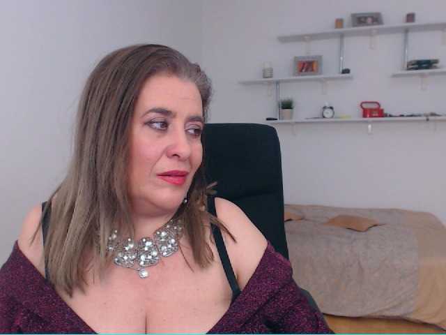 Foton MarissaSerano Hi guys, here are the most gorgeous natural huge breasts waiting for you 50 tokens