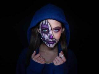 Erotisk videochatt MadieMoore