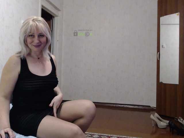 Foton MadinaLyubava hello! I do not undress in chat, spy, private - only in underwear, there is no full private, I do not fuck with a dildo, I do not undress completely, I do not show my face in personalrequests without tokens - banI'll kick the silent one out
