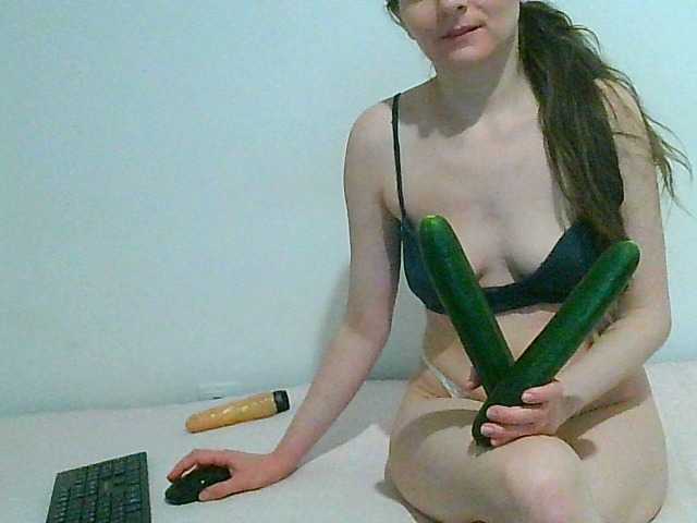 Foton MagalitaAx go pvt ! i not like free chat!!! all for u in show!! cucumbers will play too