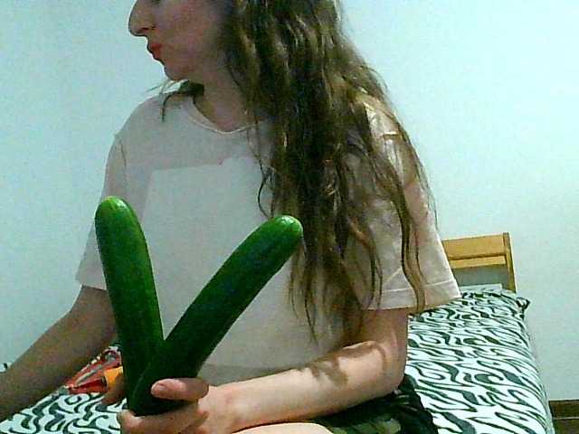 Foton MagalitaAx go pvt ! i not like free chat!!! all for u in show!! cucumbers will play too