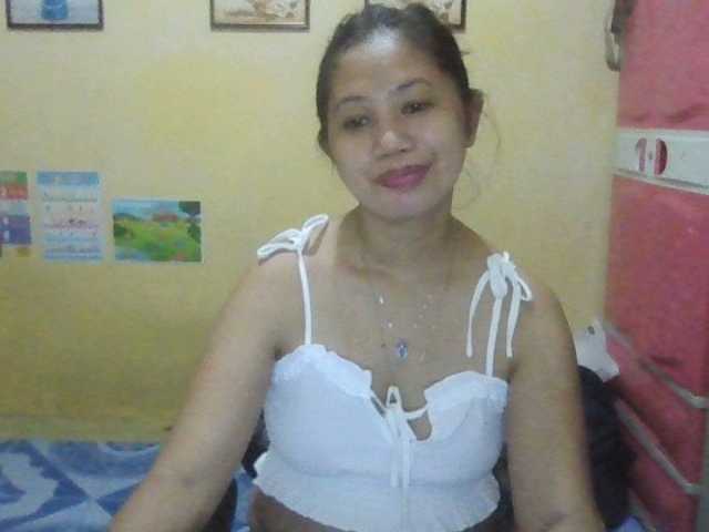 Foton mangogirl28 hi everyone merry christmas and happy new year, hope to reach my goal to earn need to pay rent and bills and foods please