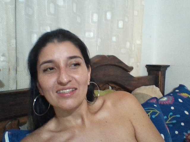 Foton mao022 hey guys for 2000 @total tokens I will perform a very hot show with toys until I cum we only need @remain tokens