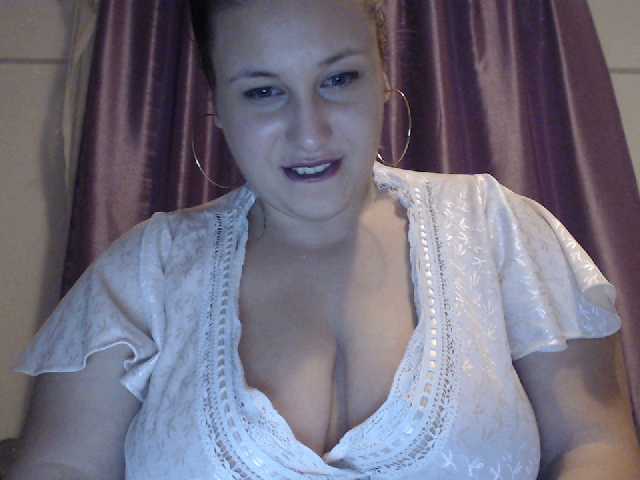 Foton mapetella hello guys! make me smile and compliment me on note tip !!! @222 naked (lovense on)