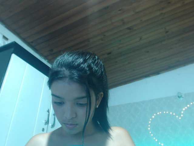Foton marianalinda1 undress and show my vajina and my breasts 400 tokes you want to see my vajina 350 my breasts 90 masturbarme 350 show my tail 100. or do everything in private
