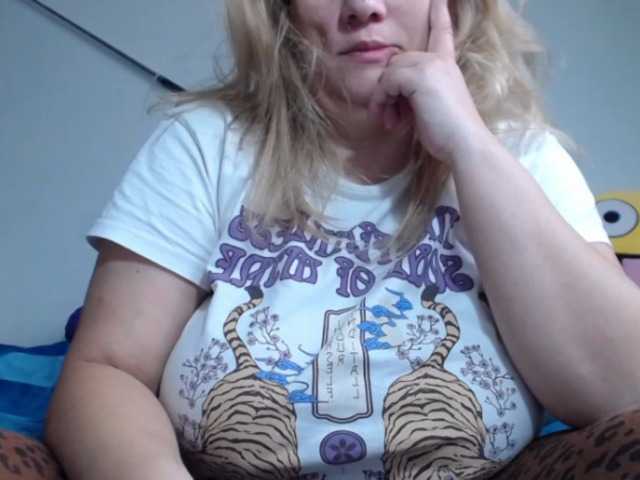 Sändningsbilder maturboobsbig