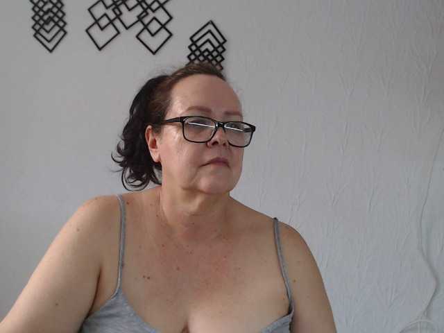 Foton maturekarime Mature woman hairy and bbw,: tits 30, pussy 35, ass 25, all naked 100, masturbate and cum 120