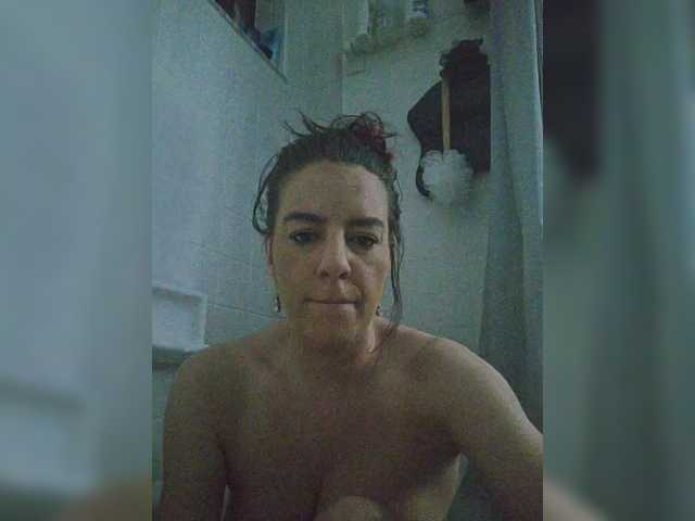 Shh my fiance is sleeping im taking a bath.. 2tks for pm

I love private chats and Cumming for you 