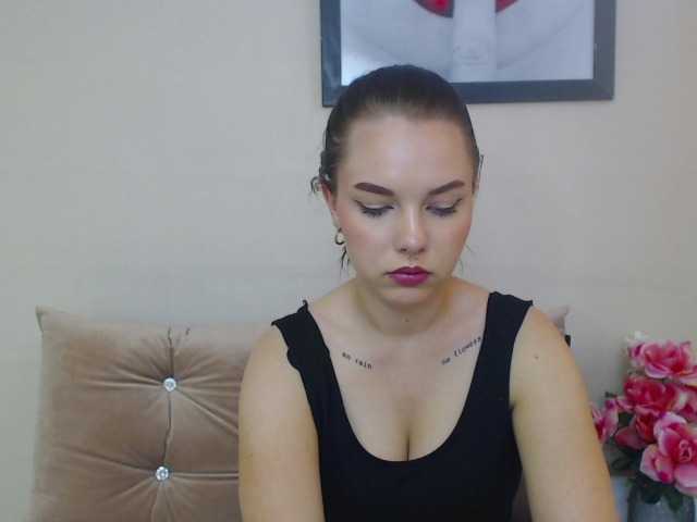 Foton MelannieHot HEY GUYS :) I AM NEW HERE, WHO WANT TO SPEND TIME WITH ME? STAND UP- 20 tks. open ur cam- 30tks