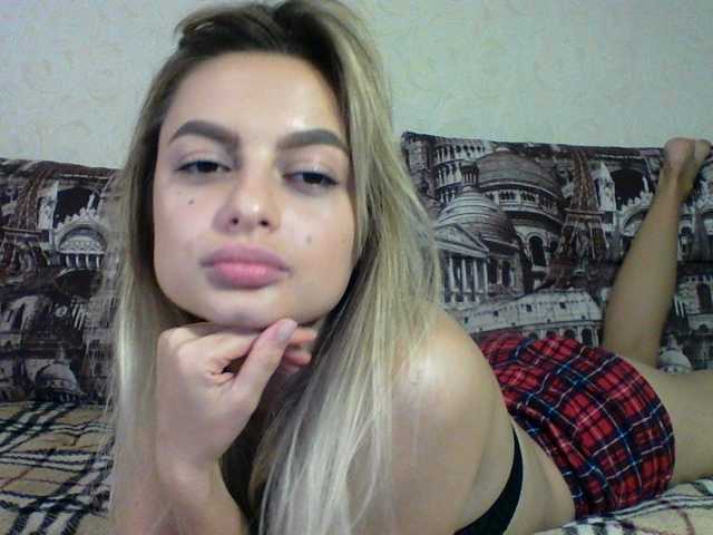 Foton MelanyMoon MelanyMoon: I will release 100 tokens to the freedom of the twins, I will free myself from 50 shorts, panties will fly off for 200, if you want more - privat, or 300 tokens