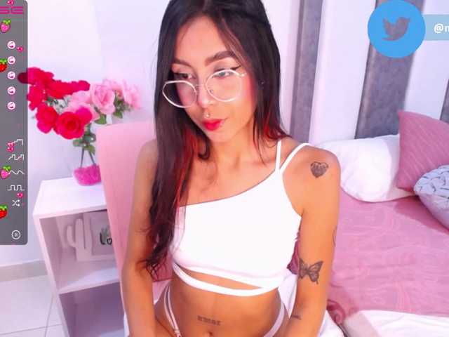 Foton MelyTaylor ♥Make me go crazy with your fantasies and your darkest desires, I want to please you. ♥ tip if you enjoy ♥♥lush on♥0 fingers pussy and juice @goal