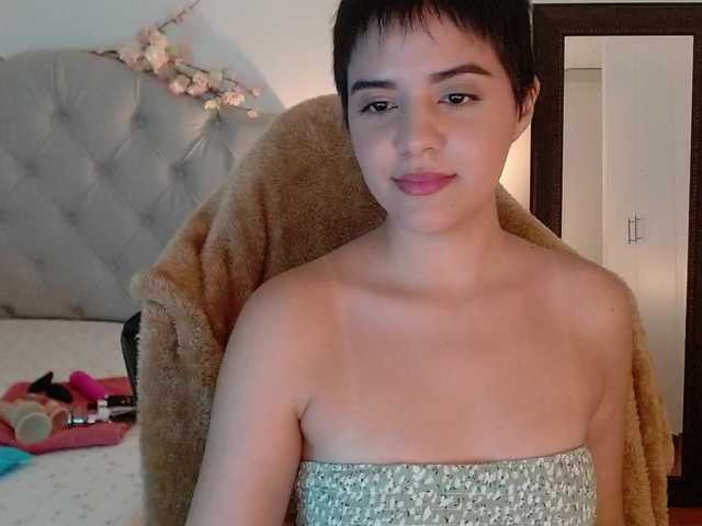 Foton mia-collins Hello guys, happy day to all, I love being a hairy model and I love having a good bush in my pussy, all requests are made using my tip menu