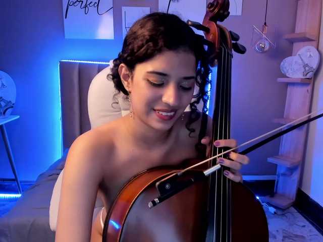 Foton MiaCollinns FANBOOST = FINGERING ♥Hi guys I play my cello today, Try to take my concentration with your vibration Remember follow me on my social media.