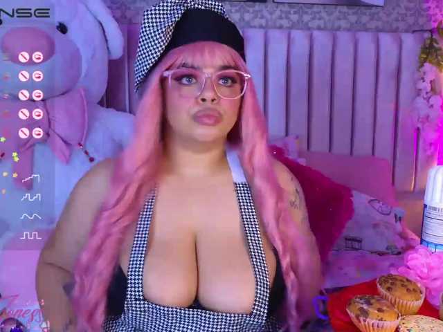 Foton Miah-Joness1 ♥Super Sweet Cake lick and Smash ♥ honey let's lick your cake for every 50 tkns ♥ Smash Sweet Cake for 250 tkns ♥ @total @sofar @remain