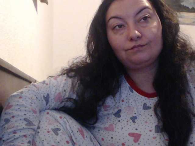 Foton MiaLove4U ***emmadaniels31 hello! horny people around? 20 tip for a flash #bbw #bigass #bigboobs